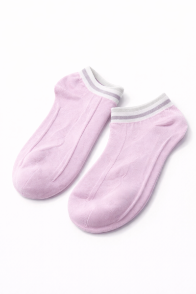 Women’s Soft Pink No-Show Ankle Socks – White Contrast Trim – Lightweight Everyday Casual Socks
